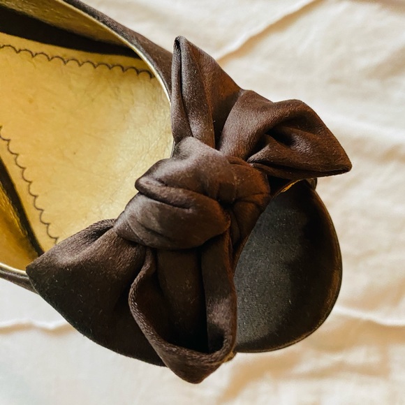Girls Nordstrom BP Platinum brown satin wedge heels with bow front - Picture 2 of 6